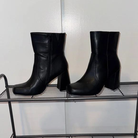 Torrid High Heeled Boots - Picture 5 of 10